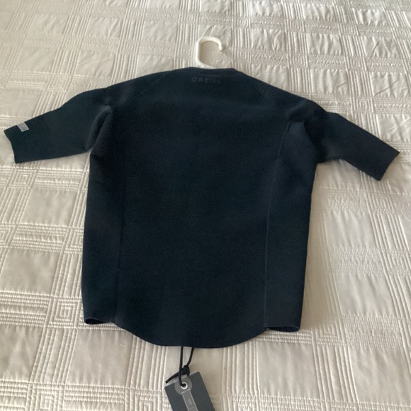 O'Neill Men's Black Crewneck Swim Top - Picture 2 of 11